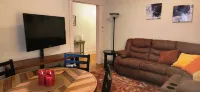 Charming 2-bedroom apartment with equipped kitchen and AC, in Cumberland, MD.