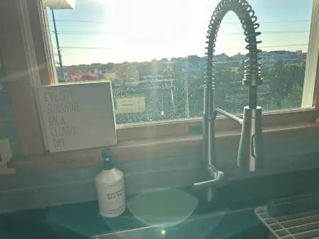 Welcome to Wreckless! Beautiful home with AC and WIFI in delightful Avon