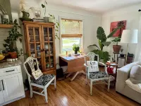 Charming 2-bedroom house in beach community Hotels in Sylvan Lake