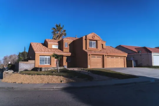 The Diamond in Quartz Hill/ Lancaster