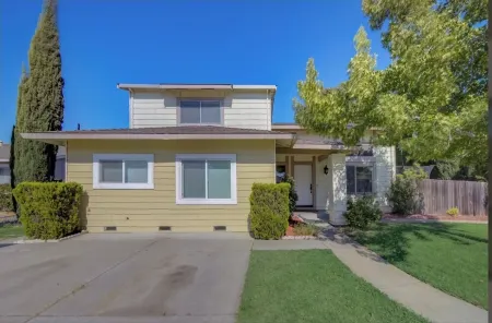 Charming Big 4-bedroom house with AC in Suisun City