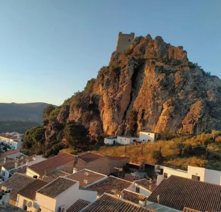 Casa Rural "el Mirador" en Zahara de la Sierra. Las Mejores Vistas del Pueblo!
