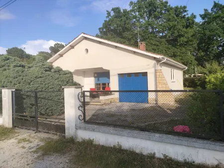 Villa Spacieuse, de Plain Pied, Avec Grand Jardin Arboré à 2 Minutes de la Plage Отели в г. Андернос-ле-Бен