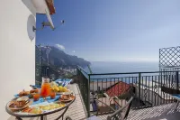 Cozy 1-bedroom apartment in charming Ravello with WiFi, AC