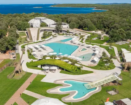 Camping Homes Mon Perin Hotels in Bale