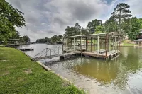 7 Mi to Nat'l Park: Home w/ Dock in Hot Springs - Wifi