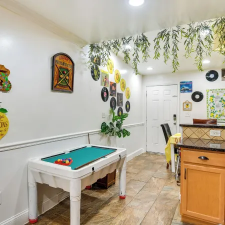 Quirky Baltimore Townhome ~ 2 Mi to Inner Harbor