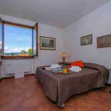 Bardolino Garden Pool & Tennis on the Lake - Happy Rentals Rooms