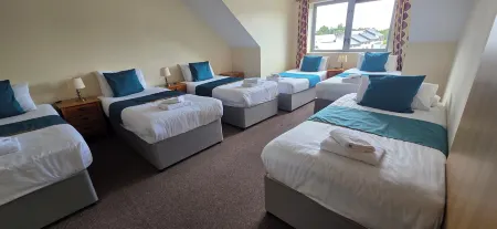 The Courtyard Apartments Отели в г. Каррик-он-Шеннон