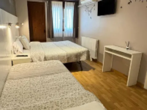 Hotel El Acebo Hotels in Jaca