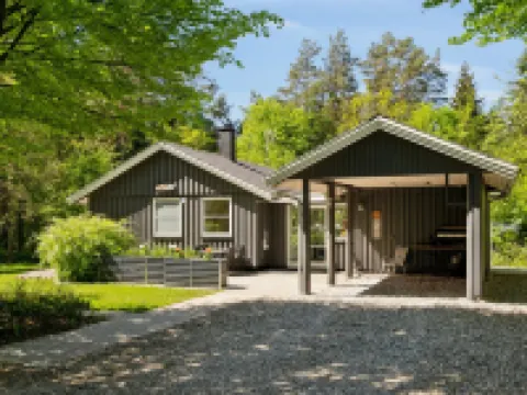 "Hunding" - 7km from the Sea