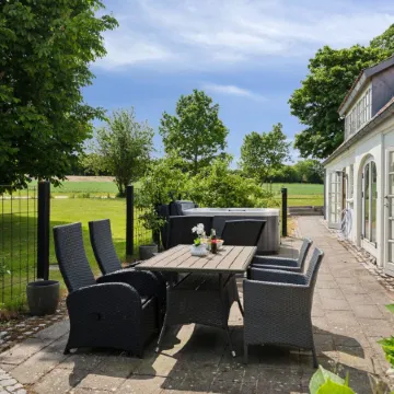 "Malinda" - 500m from the Sea