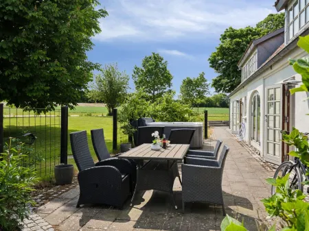 "Malinda" - 500m from the Sea