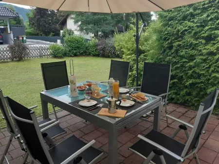 Vacation home 600 meters from Lake Millstatt and near BadKleinkircheim Отели в г. Dobriach