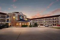 Suburban Studios Biloxi North Area - parking