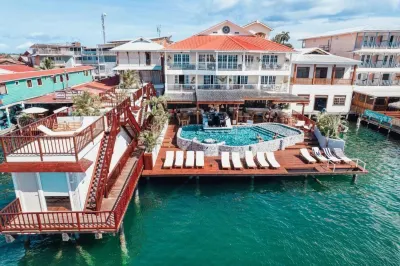 Tropical Suites Hotel Hotel in zona Colón Island