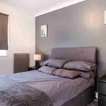 Luxury, Modern Apartment w/ Netflix in Zone 2 Rooms