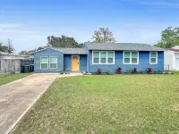 Birds of Paradise - 5 min from NAS - 7 min from Downtown Pensacola! Hotels in Warrington