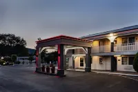 The Orchard Hotel Ukiah Wine Country Free Breakfast, Pool, & Hot Tub