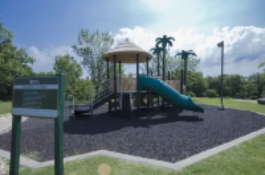 오자크 오아시스 4 베드룸 캐빈 바이 레드어닝