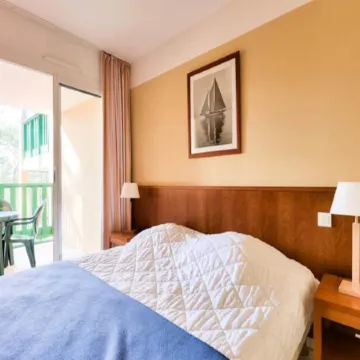 Residence Les Grands Pins Отели в г. Каркан