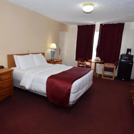 Knights Inn Oswego East