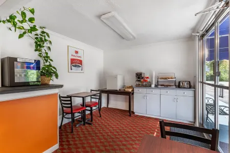 Econo Lodge Lee - Great Barrington