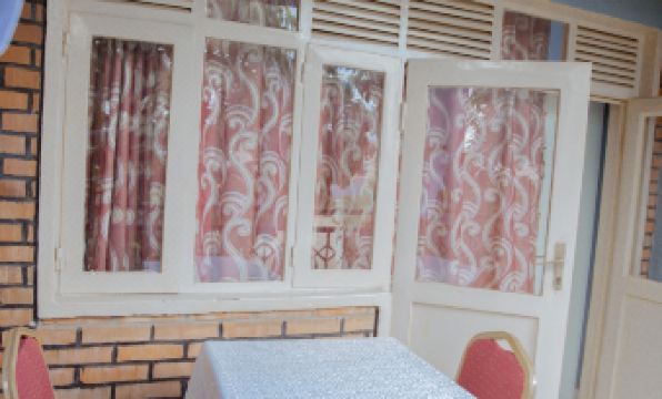 Best Inn Motel Musinguzi Frank