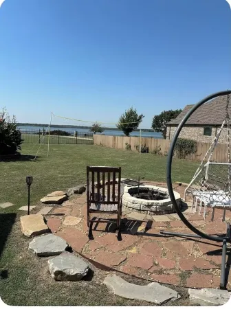 Cozy 2-bedroom caravan in nice Cleburne with AC, WiFi Отели в г. Клберн