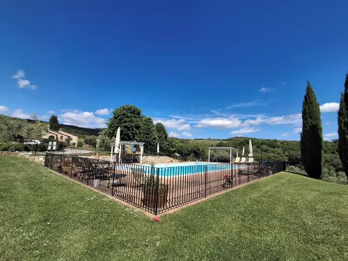 Charming Holiday Home with Swimming Pool, Siena Tuscany, wi-fi, Pets Allowed