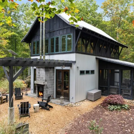 Secluded Cabin with Hot Tub, Heated Floors, Indoor and Outdoor Fireplaces