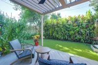 Near NRG! Cozy + Private Houston Home w/ Garden
