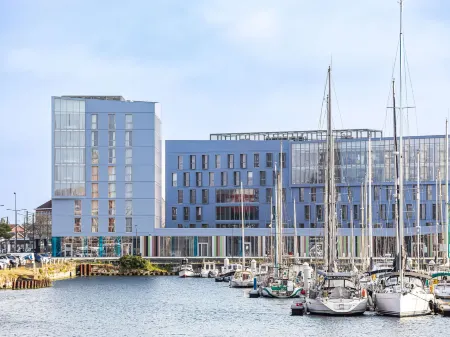 Mercure Dunkerque Centre Gare Отели рядом с достопримечательностью «Парк Мало»