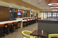 Holiday Inn & Suites CHARLESTON WEST by IHG - Baarit