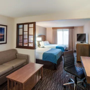 Holiday Inn Express & Suites CARPINTERIA by IHG