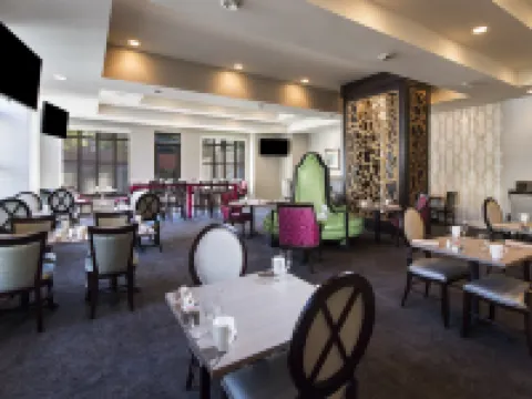 ฮอลิเดย์ อินน์ ซาวานนาห์ ฮิสทอริก ดิสทริกต์ บาย IHG โรงแรมในซาวานนาห์