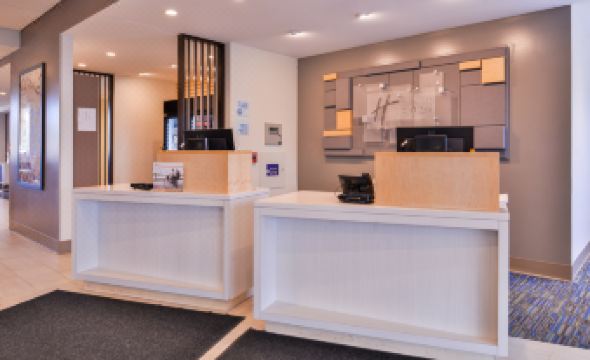 Holiday Inn Express & Suites Mall of America - MSP Airport