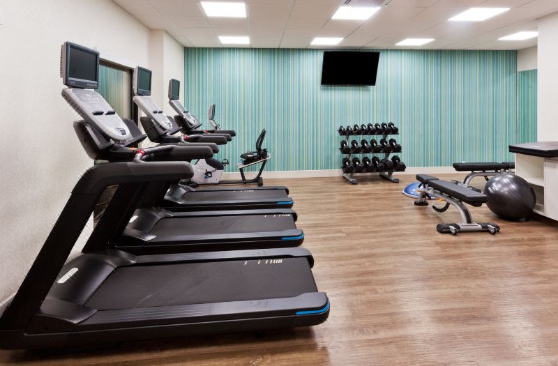 Holiday Inn Express & Suites Fayetteville by IHG photo 3