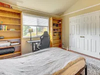 Modern Home Close to Dtwn Woodinville w/ Yard Hotels in Woodinville