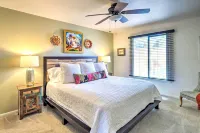 Traditional-Style Adobe Casita - Walk to Dtwn - Condos