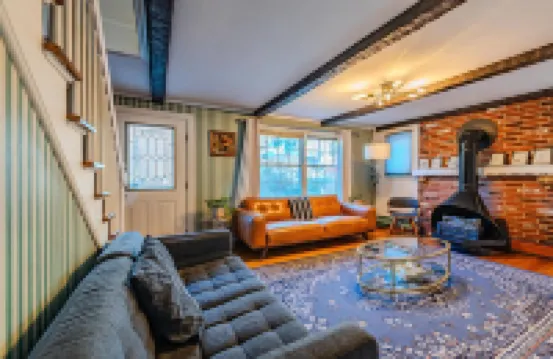 5BD/2BA Cabin-Style Home in the Heart of Norwich, Close to Casinos