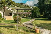 Beau Vallon Bungalows Hotel berhampiran Immaculate Conception