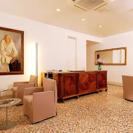 Hotel San Zulian Отели рядом с достопримечательностью «Кастелло»