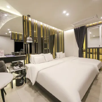 Brown Dot Hotel Sinan Hotels near Gwangju History & Folk Museum