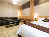 Gold River Hotel Hotels near Mario Outlet