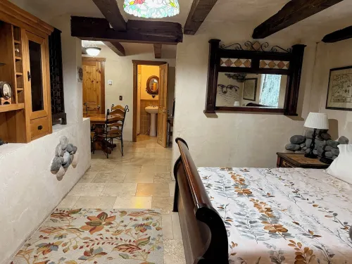 Custom Log Cabin with Teton Views and Hot tub near National Parks