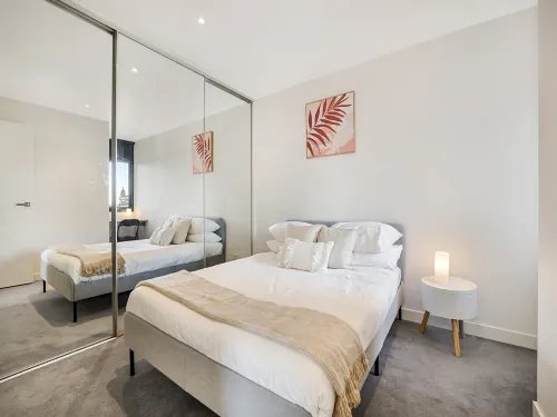 Comfy 2-Bed Balcony Unit near Chapel St