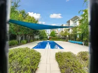 Tranquil 1-Bed Apartment with Courtyard, Pool, BBQ