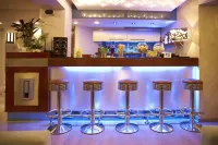 Tropical Hotel - bar