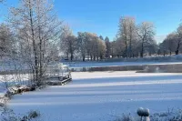 Romantic Cabin Right on the Lake with Fire Place Hotels in Hedemora